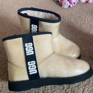 UGG Girls Classic Clear Mini II Winter Boots Youth